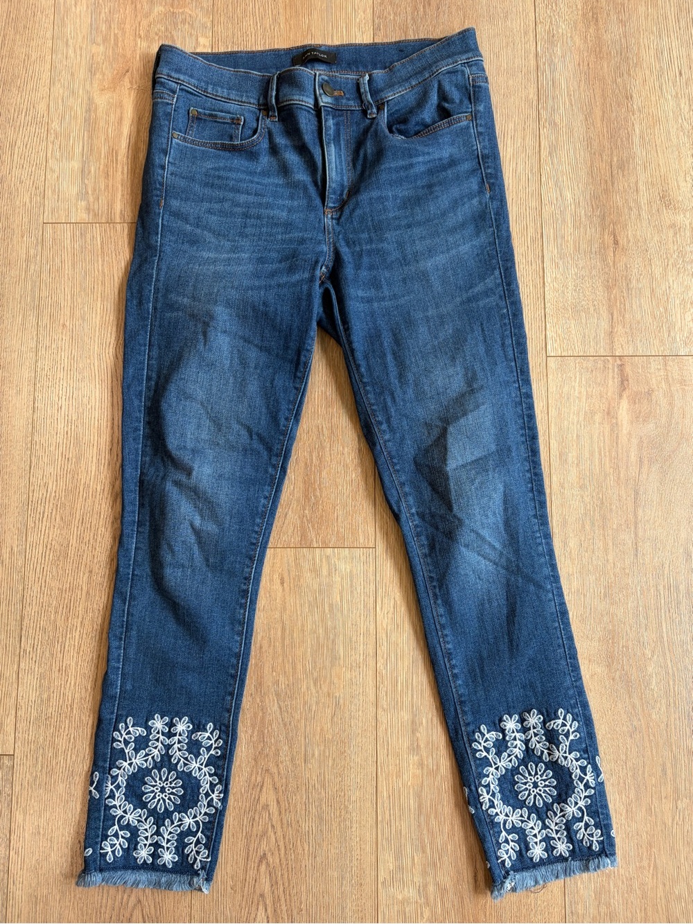 Ann Taylor The Skinny Embroidered Jeans Size 6 Floral Ankle Denim Raw Hem